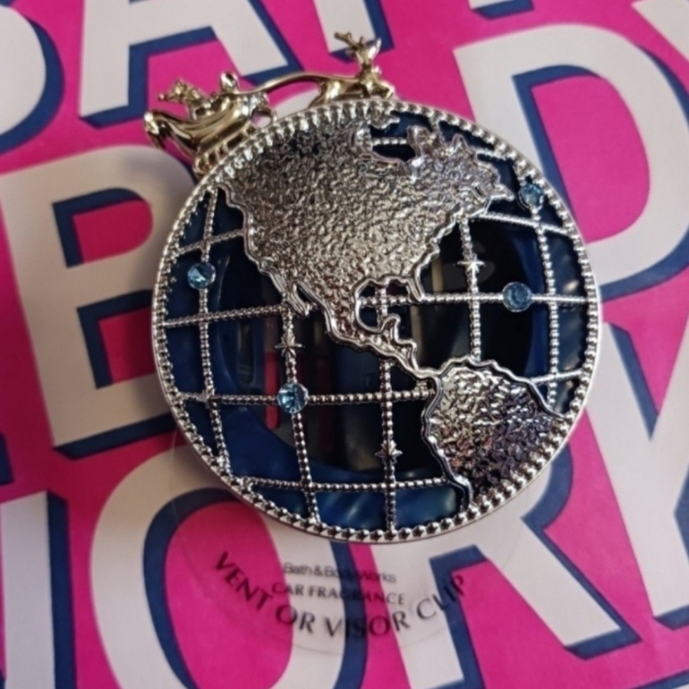 Bath and Body Works Traveling Santa Car Fragance Visor / Vent Clip